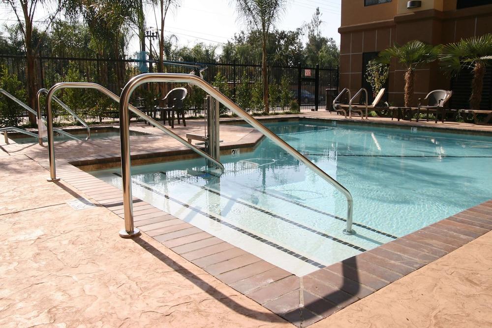 Hampton Inn Visalia Dış mekan fotoğraf